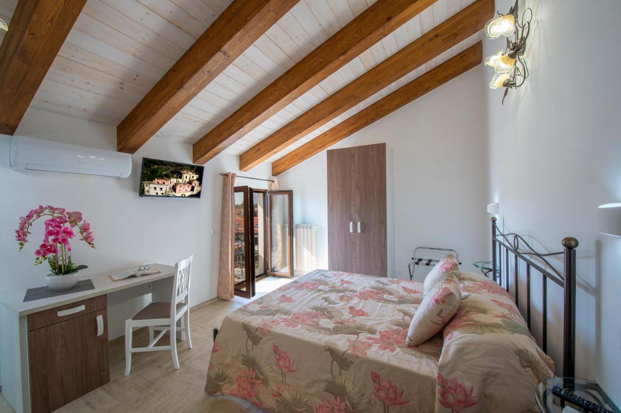 Bed and Breakfast Il Ritrovo Degli Dei Аджерола Екстер'єр фото